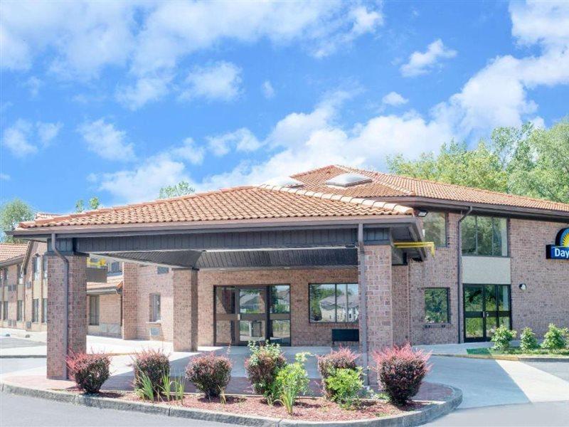 Days Inn By Wyndham Geneva/Finger Lakes Экстерьер фото
