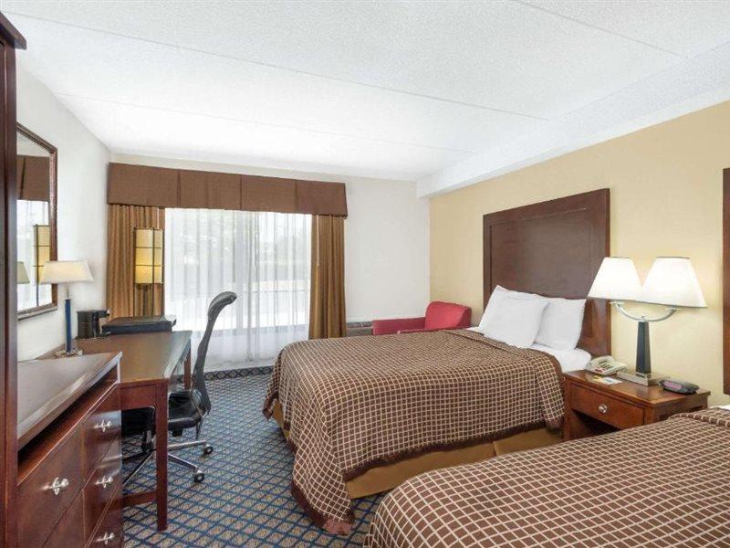 Days Inn By Wyndham Geneva/Finger Lakes Экстерьер фото