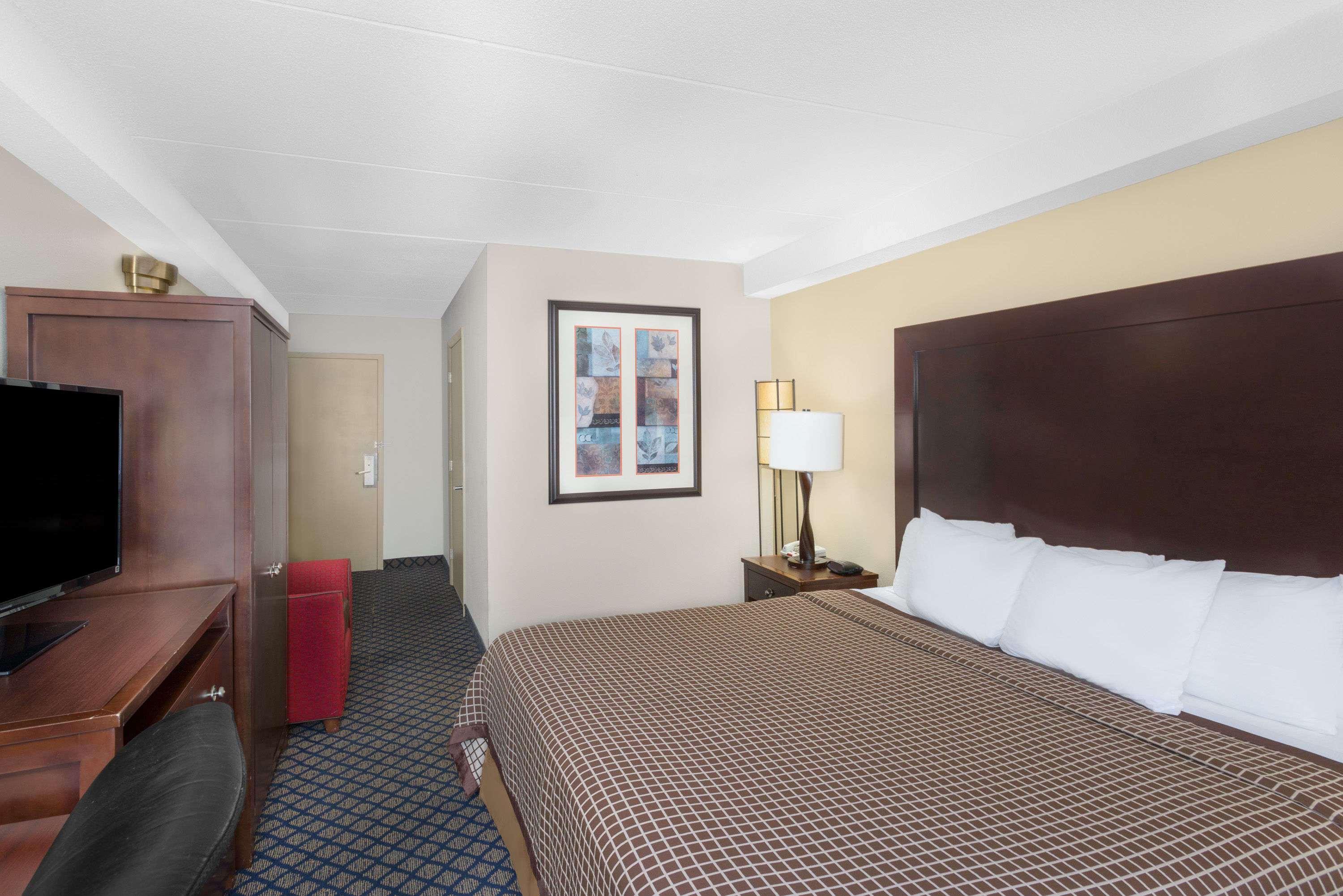Days Inn By Wyndham Geneva/Finger Lakes Экстерьер фото